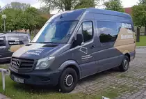 =MB Sprinter vom Landesmuseum Schlewig-Holstein steht bei Schloß Gottorf im April 2019