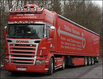 SCANIA TOPLINE R580 \8/ der TOBIAS KOSMALA Fern- und Coiltransporte. Whrend der Fahrer Pause macht guckt er DVD´s.(09.03.2009 in Ldenscheid)