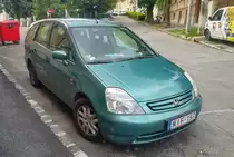 Grüner Honda Stream. Foto: Pécs (HU) Frühling, 2019.