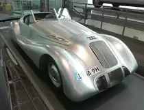 =Wanderer Stromlinie, Bj. 1938, steht im Audi-Museum Ingolstadt im April 2019.