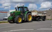 =John Deere 6770 M, gesehen am Eidersperrwerk im Mai 2019