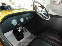 =Innenraum des Audi 14 Typ C  Alpensieger , Bj. 1919, 3560 ccm, 35 PS, gesehen im Audi-Museum Ingolstadt im April 2019.