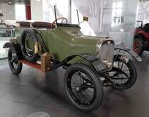 =Wanderer, gesehen im Audi-Museum Ingolstadt im April 2019.