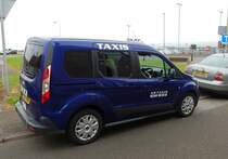 Ford Transit Connect Taxi am 12.06.19 in Invergordon