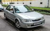 Mazda 323 Familia Sedan. Foto: Pecs (HU), Mai 2019.