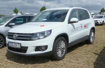 =VW Tiguan des DRK KV Schwalm-Eder OV ZIEGENHAIN, steht auf dem Besucherparkplatz der Rettmobil 2019 in Fulda, 05-2019