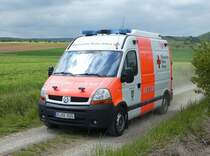 =Renault Master II des DRK HERNAU, verlässt den Besucherparkplatz der Rettmobil 2019 in Fulda, 05-2019