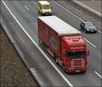 Der n�chste Brummer f�hrt die Steigung hinauf. Scania 164L 580PS \8/ der Hochreiter Transporte.