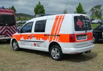 =VW Caddy vom DRK KV PEINE, abgestellt auf dem Besucherparkplatz der Rettmobil 2019 in Fulda, 05-2019