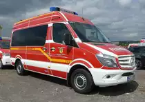 =MB Sprinter als MZF der Feuerwehr NEUSTADT, abgestellt auf dem Besucherparkplatz der Rettmobil 2019 in Fulda, 05-2019