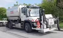 =Unimog der Firma STRABAG steht auf einem Rastplatz an der A 7 im Mai 2019
