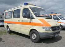 =MB Sprinter vom BRK KV WÜRZBURG, abgestellt auf dem Besucherparkplatz der Rettmobil 2019 in Fulda, 05-2019