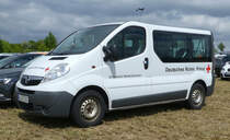 =Opel Vivaro vom DRK OV NIEDERBRECHEN, abgestellt auf dem Besucherparkplatz der Rettmobil 2019 in Fulda, 05-2019