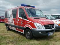 =MB Sprinter der Feuerwehr SCHLÜCHTERN-NIEDERZELL, abgestellt auf dem Besucherparkplatz der Rettmobil 2019 in Fulda, 05-2019
