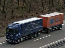 Actros MP2 2536 der J.E.T. Transporte ist nach Hagen unterwegs. (11.03.2009)