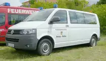 =VW T 5 vom Katastrophenschutz DESSAU-ROSSLAU, steht auf dem Besucherparkplatz der Rettmobil 2019 in Fulda, 05-2019