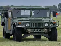 Ein HMMWV (High Mobility Multipurpose Wheeled Vehicle) ist hier in der Version M998 Cargo Troop Carrier ausgestellt. (Fairford, Juli 2019)