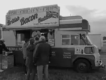 Ein Austin S200 FG als Foodtruck Anfang Juli 2019 in Fairford. 