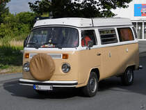 Ein Volkswagen Typ 2 T2 im Juli 2019 in Altenbeken unterwegs.