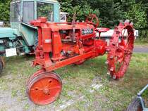 McCormick-Deering Farmall F-12 bei einem Traktortreffen in Prüm, 03.08.2019