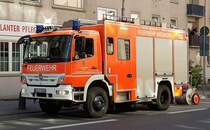 =MB Atego 1529 als Löschgruppenfahrzeug LF 20/16 der Feuerwehr WIESBADEN bei einem Einsatz im Juni 2019