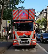 =Iveco 160E30 als DLK23/12 der Feuerwehr WIESBADEN bei einem Einsatz im Juni 2019