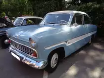 Ford Taunus G13 der vierten Serie. 1959 - 1962. Der im Volksmund  Streifentaunus  genannte G13, basierte auf dem bereits 1952 vorgestellten  Weltkugeltaunus . Lieferbar war dieses Modell mit zwei Vierzylinderreihenmotoren: 1172 cm³ Hubraum mit 38 PS oder 1498 cm³ mit 55 PS. Oldtimertreffen Industriemuseum Ennepetal am 04.08.2019.