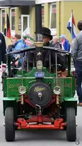 Der Dampflastkraftwagen im Miniformat fährt im Juli 2019 durch Altenbeken.