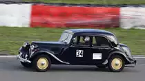 Citroen 11 BL (1952), beim 47. AvD - Oldtimer Grand Prix, 9.-11. August 2019 / Nürburgring, Rennen 13 Vintage Sports Car Trophy. Aufnahme 10.8.2019 von einer Zuschauer- Tribühne