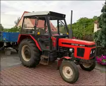 Zetor 6211 in Stredokluky am 22. 7. 2019.