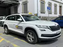 Ein Škoda Kodiaq von Taxi Aletsch am 17.8.19 auf dem Bahnhofplatz Brig.
