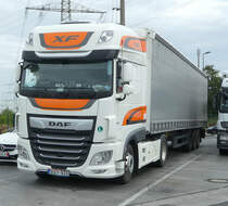 =DAF XF-Sattelzug aus Ungarn rastet an der A 3 im Juli 2019