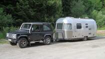 Land Rover Defender mit AIRSTREAM Wohnanhänger in Tragöß, 20.6.19