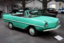 Amphicar Model 770, Baujahr 1965, im Isle of Man Motor Museum Jurby am 01.05.2018. Die zulässige Geschwindigkeit für dieses Fahrzeug wird zu Wasser mit 7mph und zu Land mit 70mph angegeben. 