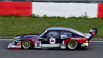 Ford Capri  Zakspeed (1980)(Breite Flügel) beim 47. AvD - Oldtimer Grand Prix, 9.-11. August 2019 / Nürburgring, Rennen4, Revival Deutsche Rennsport-Meisterschaft 1972 - 1981. Aufnahme 10.8.2019 von einer Zuschauer- Tribühne