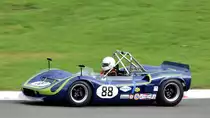 McLaren M1 B, Fahrer: McAlpine Richard, GB und Keen Chris, GB. Rennen 3: FIA Masters Historic Sports Car Championship. 47. AvD-Oldtimer-Grand-Prix 2019, Samstag 10.08.2019 von der Zuschauertribühne