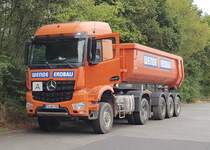 =MB Arocs von ERDBAU WENDE steht im August 2019 in Fulda