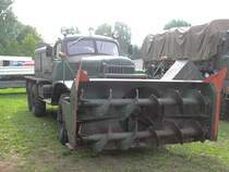 Der n�chste Winter kommt bestimmt und er vieleicht zum Einsatz. ZIL157 mit Schneefr�se beim Bulldogtreffen in Markleeberg 2007