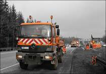 Arbeitsstelle zwischen L�denscheid-S�d und Meinzerhagen am 13.03.2009. Im Vordergrund Atego 1828 und im Hintergrund der Sprinter 211CDI und der  PAILIFT  Atego 1828. (13.03.2009)