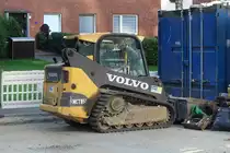 Volvo MCT 85 C am 12.8.2019 auf einer Baustelle in HH-Billstedt /
 7t-Raupenlader, Motor: Kohler, KDI 2054 TCR, Leistung  45,1 kW (61,32 PS), max. 10 km/h
