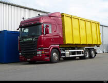 Scania R520 Muldentransporter abgestellt in einem Industriequartier in Kerzers am 01.09.2019