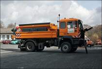 Auf dem Platz wurden am MAN FE360A einige Unterhaltungsarbeiten ausgef�hrt. (13.02.2009)