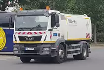 =MAN-Kehrfahrzeug unterwegs in Fulda im August 2019