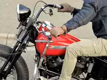 Harley Davidson, Flathead, Detail Tankschaltung. Aufgenommen am 16. August 2019 in Wetzikon, Kanton Zürich, Schweiz