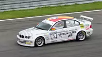BMW E46 WTCC, Fahrer oslowski Jörg, DE. Qualifying zum Rennen 10, Tourenwagen Classic 47. AvD-Oldtimer-Grand-Prix 2019, Samstag 10.08.2019 von der Zuschauertribühne.
