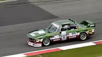 BMW 3.0 CSL  Gr.2 (1975), Fahrer: Öfele Werner, DE. Qualifying zum Rennen 10, Tourenwagen Classic 47. AvD-Oldtimer-Grand-Prix 2019, Samstag 10.08.2019 von der Zuschauertribühne.