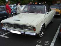 Ford Taunus P7a Cabriolet, wie es in den Jahren 1967 und 1968 in äußerst kleinen Stückzahlen von der Kölner Karosseriefabrik Deutsch umgebaut wurde. Meines Wissens wurden die Cabriolets nur mit dem 2.0l und 2.3l V6-motor ausgeliefert. Alt-Ford-Treffen an Mo´s Bikertreff in Krefeld am 01.09.2019.