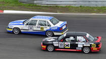 #311 , Volvo 850 Gr. A (1995) und #131 BMW M3 E30 Gruppe N (1987). Qualifying zum Rennen 10, Tourenwagen Classic 47. AvD-Oldtimer-Grand-Prix 2019, Samstag 10.08.2019 von der Zuschauertribühne.