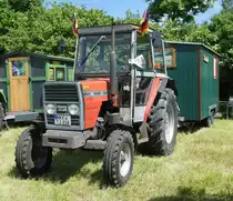 =MF 254 S, ausgestellt bei der Traktorenaustellung der Fendt-Freunde Bad Bocklet im Juni 2019