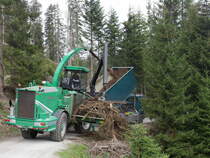 Holzhäcksler DiAMANT 200 bei der Arbeit im Wald zwischen Bergstation Serlesbahn und Ochsenhütte, Stubaital  / Tirol; 05.09.2019

